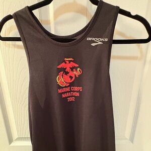 EUC Official Marine Corps Marathon tank top 2012 size M
